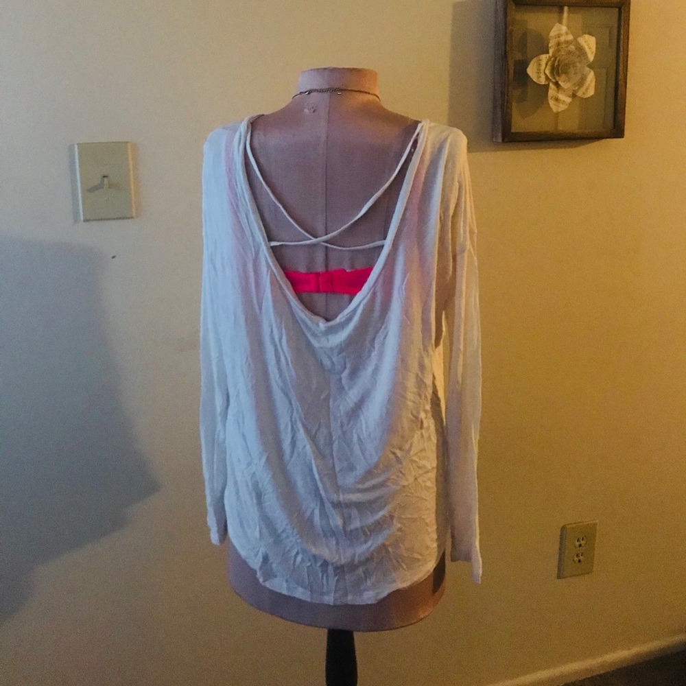 Flowy White Crossback Top 💗🖤💗